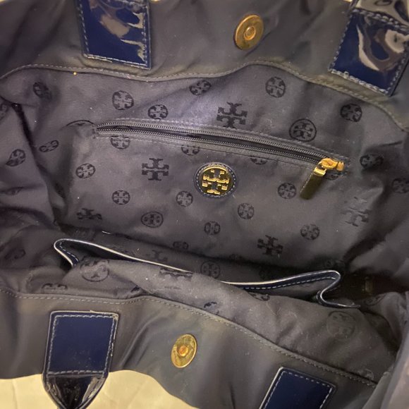 Tory Burch Navy Hobo Bag - Picture 4 of 7